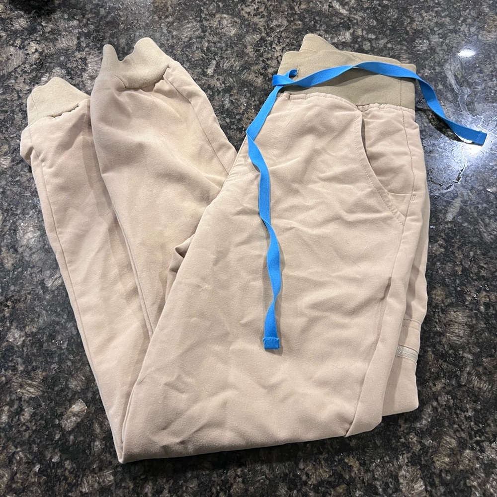 FIGS high wasted joggers